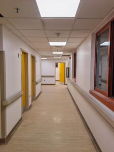 مشروع تطوير بيئة العمل بمختبر السموم بمجمع ارادة للصحة النفسية (3)